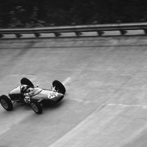 Sur l'anneau de Monza pendant les essais du GP d'Italie Sur l'anneau de Monza pendant les essais du GP d'Italie